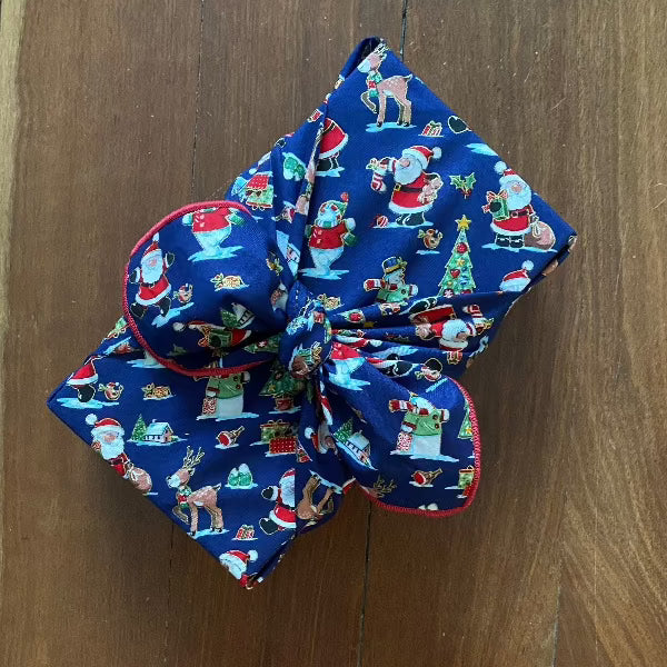 Festive Santas Wrap