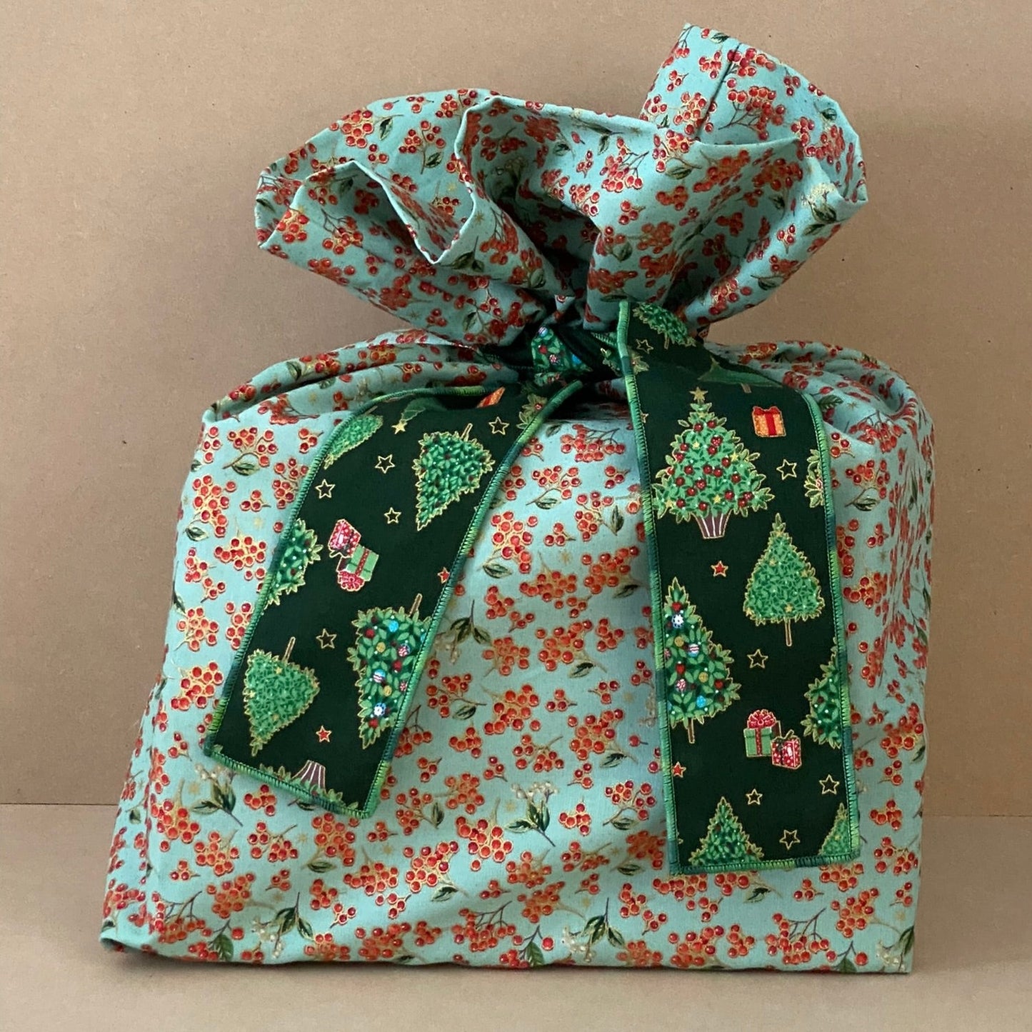 Round The Tree - Christmas Set B